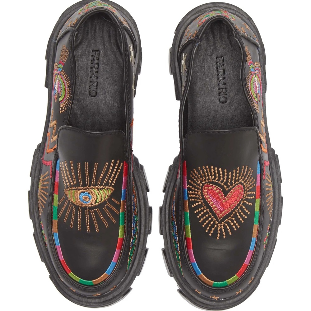 Brand new Farm Rio embroidered lug platform shoe 8.5
